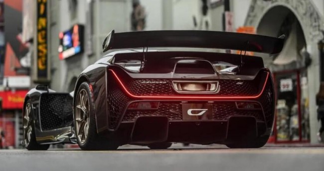 Auo_Divergent_Czinger_1